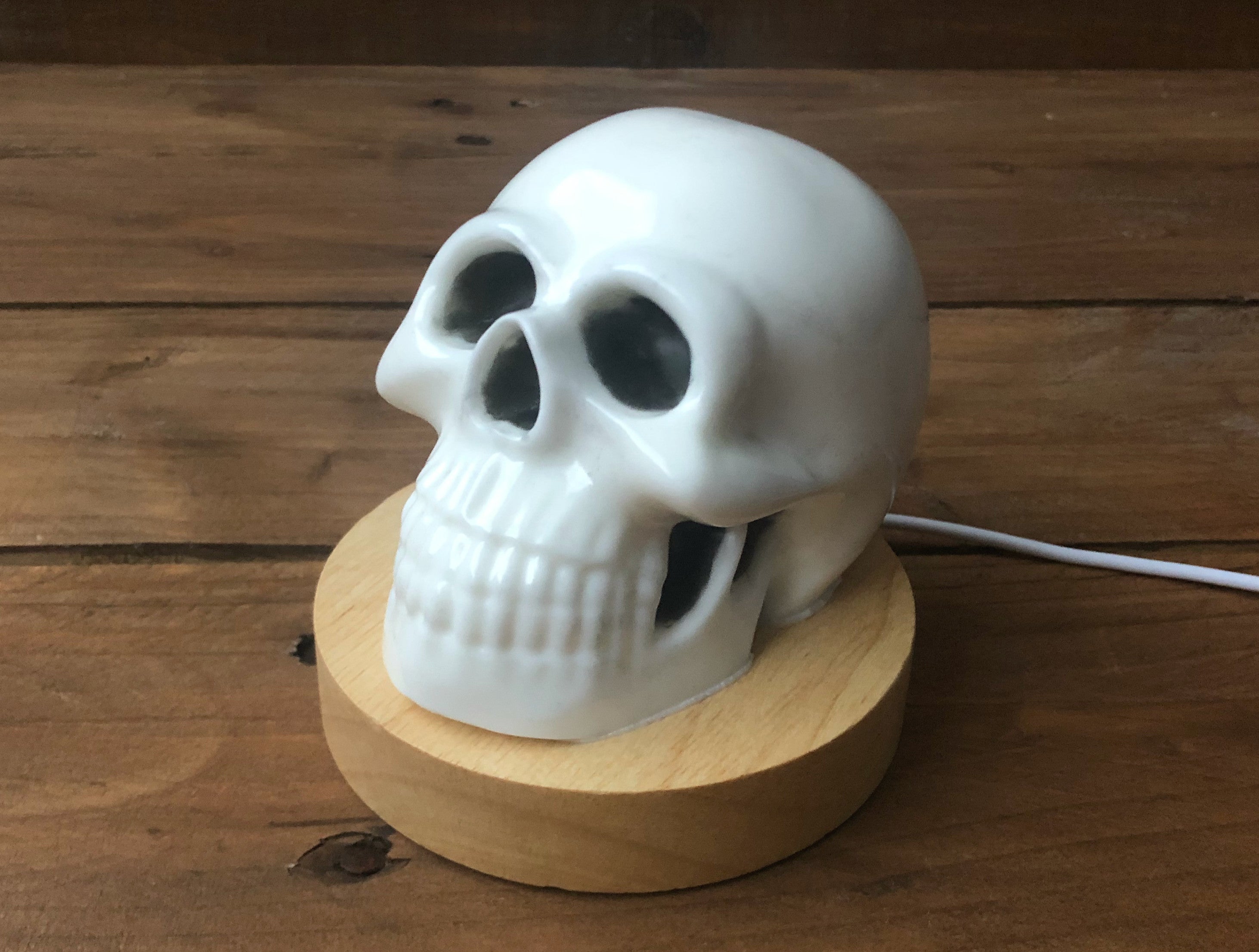 Skull Desk Lamp image 0