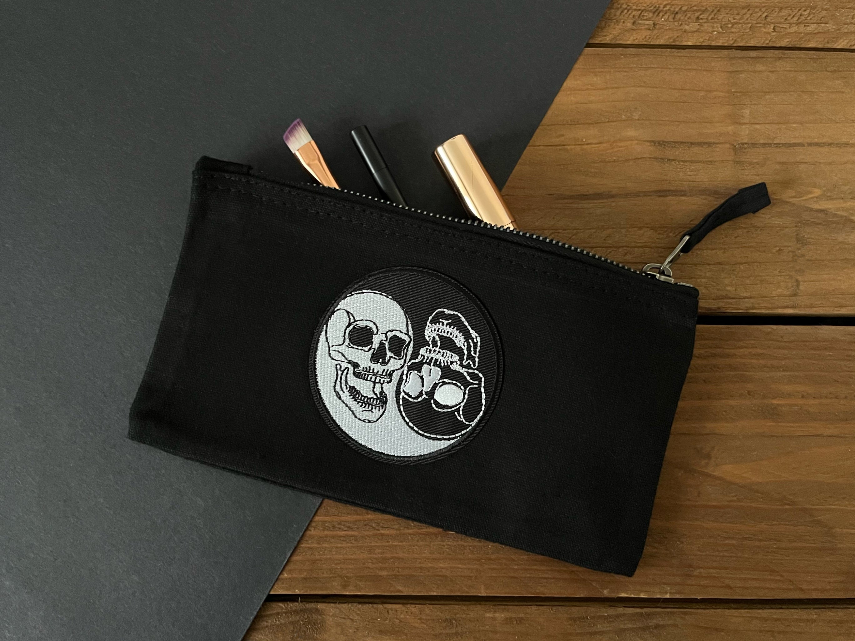 Skull Yin Yang Storage Purse image 0